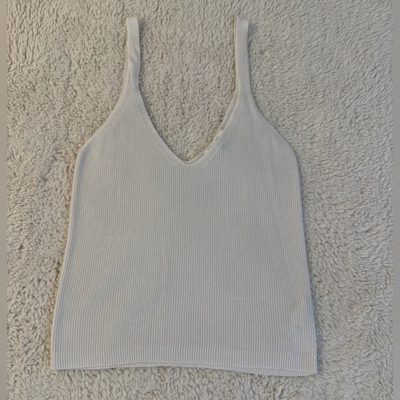 Splendid White Ribbed V-Neck Tank - Picture 2 of 3